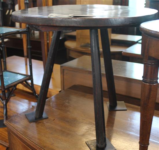 Early 19C oak primitive cricket table